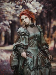 Оливковая тафта (Insomnia Dress). Цена проката: 3000₽; эпоха: Турнюр; цвет: Серый; размер: 44-46