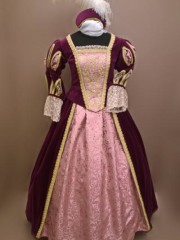 Бархат барокко (Костюмерная на фонтанке). Цена проката: 3000₽; эпоха: Барокко; цвет: Розовый;